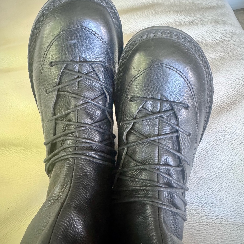 Elegant Black Lace-Up Women's Boots